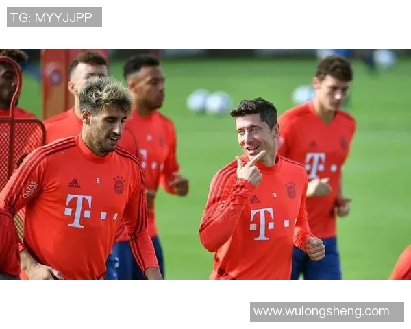 莱万重返德甲挑战旧主拜仁球迷怒斥其忘恩负义行为