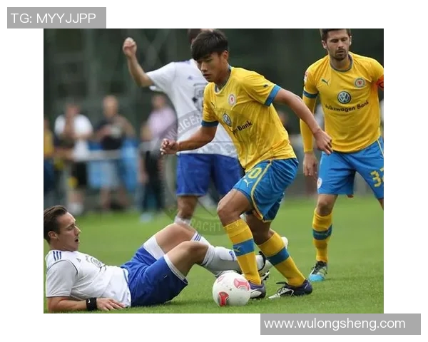 巴萨与不莱梅激战正酣谁能在这场对决中笑到最后