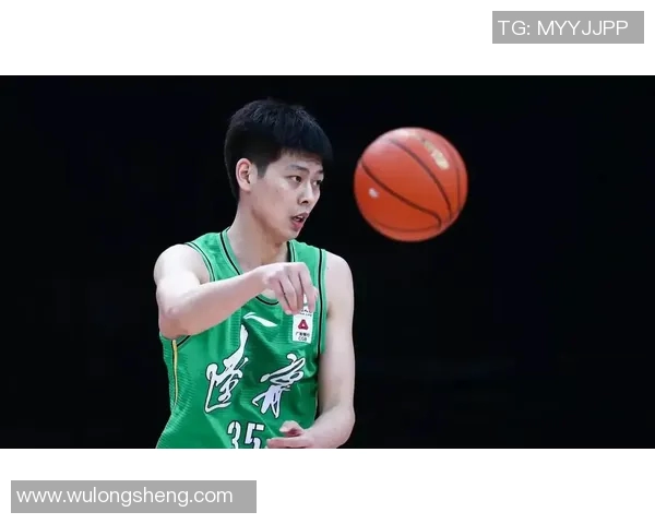 朱荣振的艺术之路与人生哲学探讨：从创作到灵感的深度解析