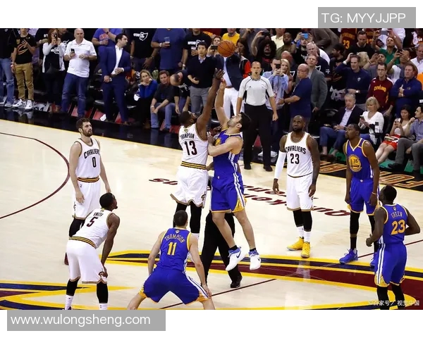 2016年NBA总决赛勇士队与猛龙队的精彩对决回顾与分析 2016年NBA总决赛勇士队与猛龙队的精彩对决回顾与分析