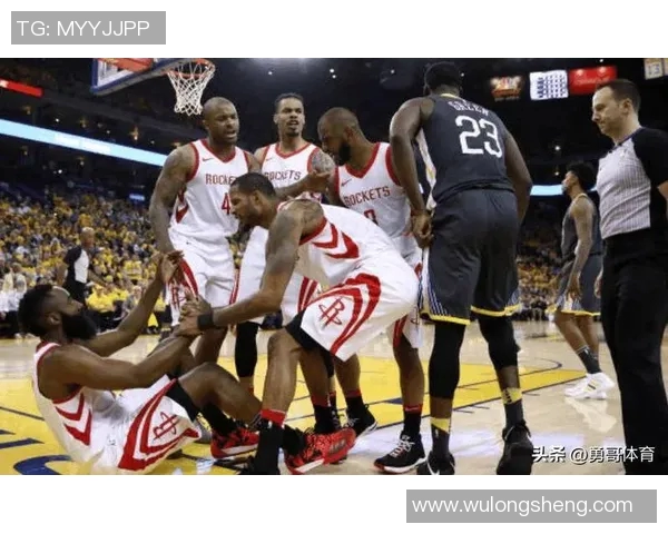 2012年NBA火箭与勇士对决回顾精彩瞬间与球员表现分析 2012年NBA火箭与勇士对决回顾精彩瞬间与球员表现分析