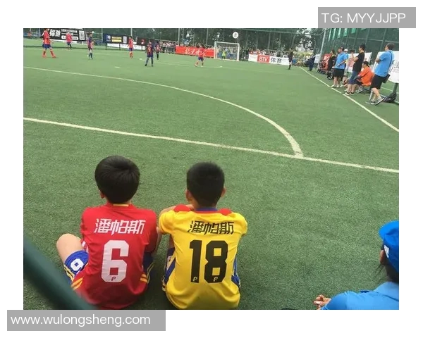 安哥拉与中国红队激战正酣展现足球魅力与团队精神的巅峰对决 安哥拉与中国红队激战正酣展现足球魅力与团队精神的巅峰对决