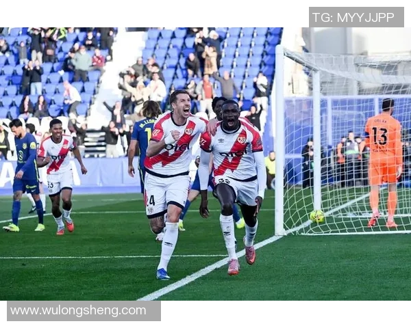 巴列卡诺与拉斯的激烈对决谁能在西甲赛场上笑到最后