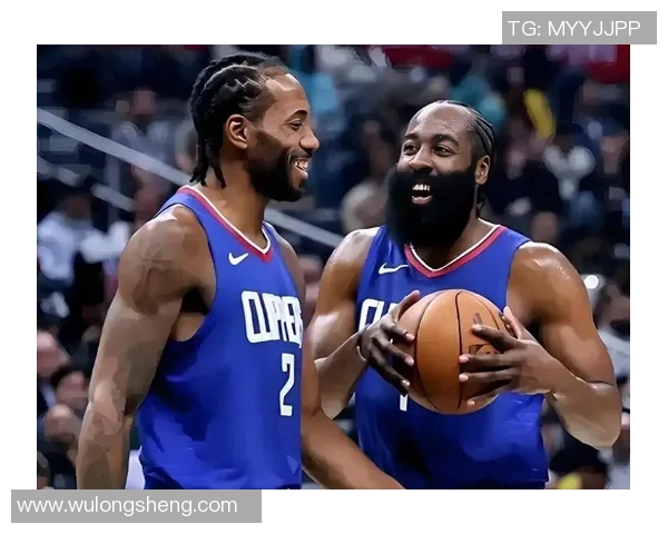 快船与上海大鲨鱼激战正酣NBA赛场精彩对决引发球迷热议 快船与上海大鲨鱼激战正酣NBA赛场精彩对决引发球迷热议