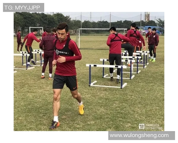 杭州足球队的耐力揭秘:从训练到比赛的全景探讨与分析 杭州足球队的耐力揭秘:从训练到比赛的全景探讨与分析