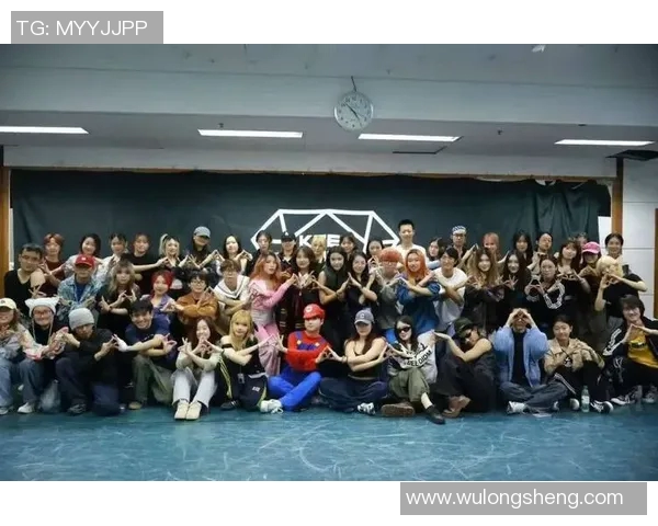 街舞战术解析：武汉街舞队如何运用包夹体系提升团队协作与战斗力